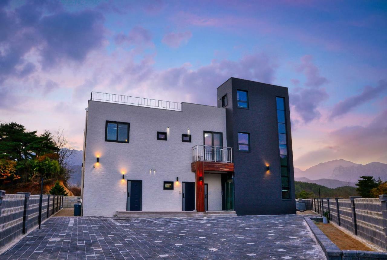 Lasso Pool Villa Sokcho Esterno foto